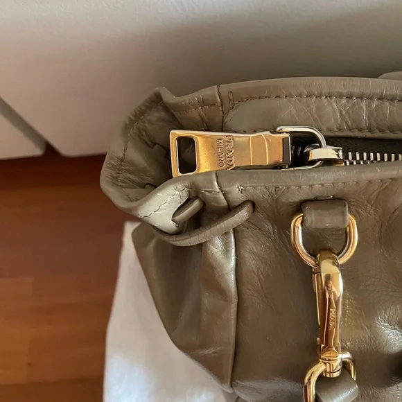 Prada Brown Calfskin ‘Vitello’ Shine Leather Handbag Purse w/ Crossbody Strap